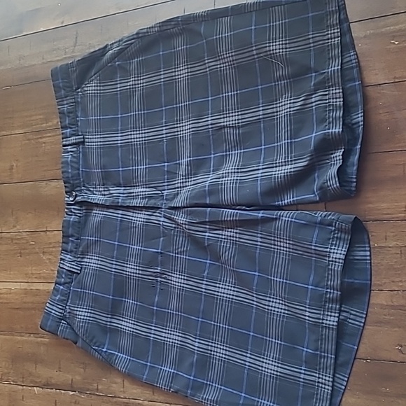 Greg Norman for Tasso Ella Blue Plaid Golf Shorts size 40 - Picture 1 of 5